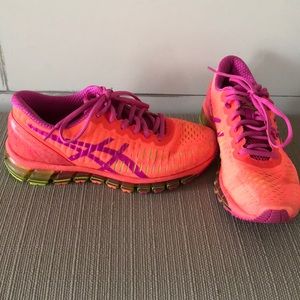 Women’s ASICS tennis shoes